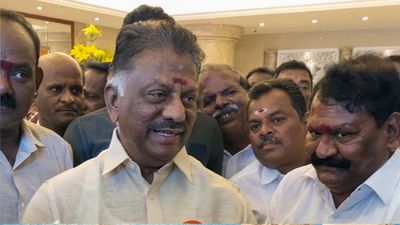 O. Panneerselvam Join DMK: चुनाव से पहले तमिलनाडु में उलटफेर! DMK में शामिल हुए AIADMK नेता ओ.पन्नीरसेल्वम 