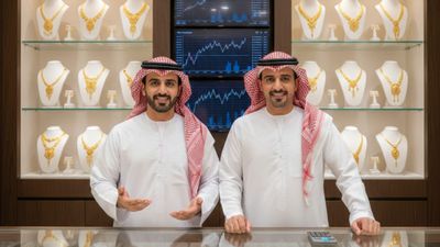 Gold Price Today Dubai: दुबई में सोना हुआ पानी के भाव! भारत के 10 ग्राम पर सीधे ₹9,000 से ज्यादा की बचत