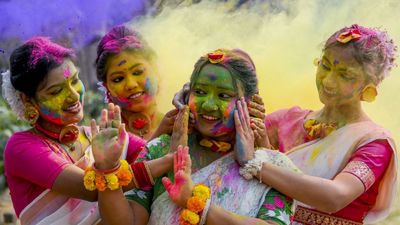 Holi 2026 Office Court Holidays: होली पर प्राइवेट ऑफिस और कोर्ट में छुट्टी होगी या नहीं? क्या है नियम
