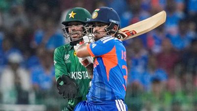 Ishan Kishan Net Worth: कोलंबो के सुपरस्टार ईशान किशन की नेटवर्थ देख उड़ जाएंगे होश, राजा जैसी है लाइफस्टाइल