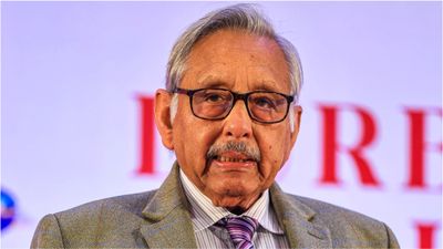 'थरूर को विदेश मंत्री बनना है',कांग्रेसी नेताओं की पोल खोलने में लगे मणिशंकर अय्यर, खेड़ा-जयराम पर भी निशाना