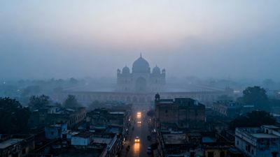 Uttar Pradesh Weather Alert: 4 फरवरी को UP के 22 जिलों में घना कोहरा!Lucknow समेत कहां बारिश-ओले का अलर्ट?