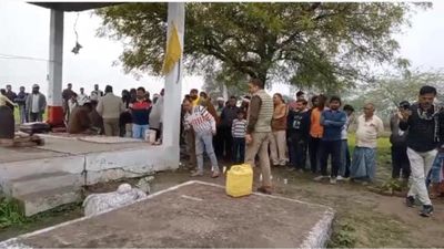 दतिया के भलका गांव में प्राचीन शिव मंदिर में तोड़फोड़, नंदी बाबा खंडित; नाग देवता को नुकसान पहुंचाने की आशंका