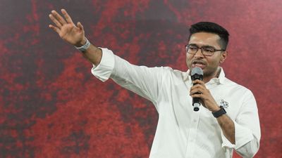 President Vs Mamata Banerjee: राष्ट्रपति प्रोटोकॉल विवाद में TMC सांसद अभिषेक बनर्जी कूदे, केंद्र पर लगाए आरोप