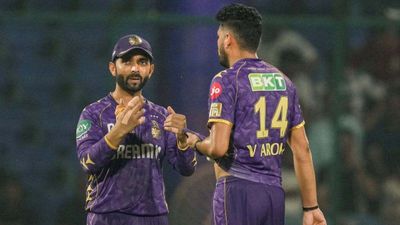 IPL 2026 से बाहर होने पर भी हर्षित राणा को मिलेंगे करोड़ों रुपये! KKR नहीं तो फिर कौन उठाएगा सैलरी का खर्च? IPL 2026: क्या केकेआर में बदलने जा रहा है कप्तान? आ गया टीम का नया अपडेट