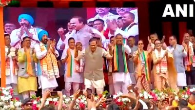 Assam election: रैली में जमकर नाचे CM हिमंत, BJP और कांग्रेस कितनी सीटें जीतेगी? कर दी भविष्‍यवाणी, Video