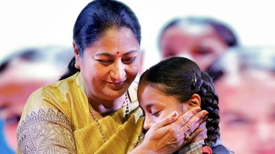 Delhi Power Cut: होली की मस्ती में पड़ेगी खलल! अगले 48 घंटे जनकपुरी-छतरपुर समेत कई इलाकों में गुल रहेगी बत्ती Delhi Lakhpati Bitiya Yojana: क्या है ‘दिल्ली लखपति बिटिया योजना’? 21 साल में मिलेगा 1 लाख से ज्यादा