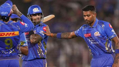 हार्दिक पांड्या की होगी कप्तानी से छुट्टी? सूर्या को मुंबई का लीडर बनाने की खबर से हड़कंप, सच्चाई आ गई सामने