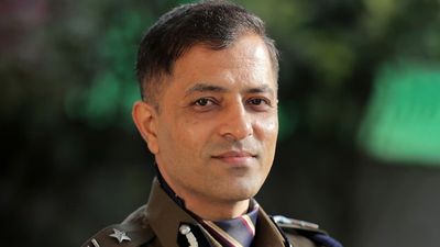 जानिए कौन हैं आईपीएस अधिकारी डॉ. सदानंद दाते, SEBI में मिली बड़ी जिम्मेदारी, क्यों होती है चर्चा 