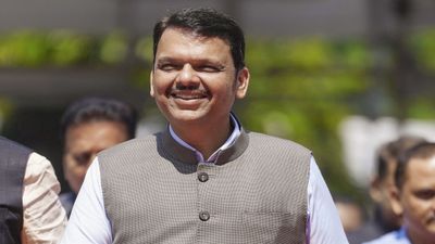 ChatGPT को पछाड़ा! भारत में इस सरकारी ऐप ने रातों-रात बनाया नया रिकॉर्ड, वजह जानकर चौंक जाएंगे! LPG Crisis: एलपीजी सप्लाई पर महाराष्ट्र सरकार का बड़ा फैसला, कंट्रोल रूम तैयार, इन लोगों को मिलेगी तरजीह