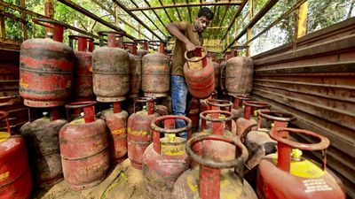 PNG Connection: गैस संकट के बीच सबसे बड़ी गुड न्यूज! सिर्फ 24 घंटे में खत्म होगी किल्लत, सरकार ने उठाया ये कदम