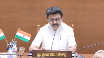 LPG shortage: गैस सिलेंडरों को लेकर तमिलनाडु CM ने की इमरजेंसी मीटिंग, सिद्धारमैया ने मंत्री को लिखा पत्र