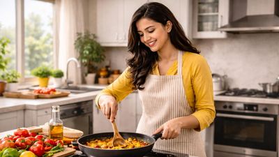 LPG Price Hike: गैस सिलेंडर हुआ महंगा, Mumbai के लोगों ने अपनाए ये नायाब जुगाड़, आप भी ट्राई करें  