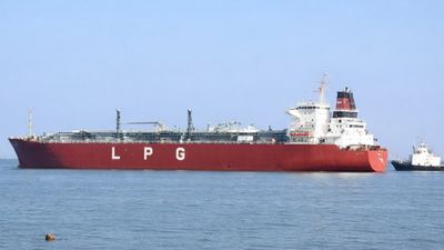 Hormuz Strait से LPG टैंकर शिवालिक' और ‘नंदा देवी' लेकर भारत पहुंचे जांबाज नाविक, मंत्री ने बताया असली हीरो