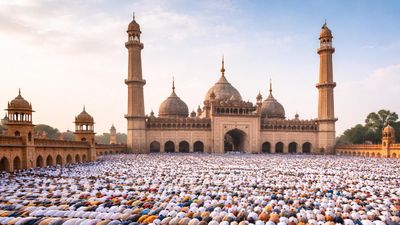 Eid ul Fitr 2026: लखनऊ में कितने बजे होगी ईद की नमाज? नोट करें टाइम