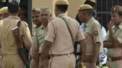  गाजियाबाद पुलिस ने जासूसी के आरोप में तीन गिरफ्तार