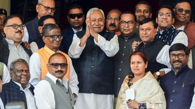 राज्यसभा के बाद भी 6 महीने तक CM रह सकते हैं नीतीश कुमार! क्या सांसद-मुख्यमंत्री दोनों संभव? संवैधानिक नियम