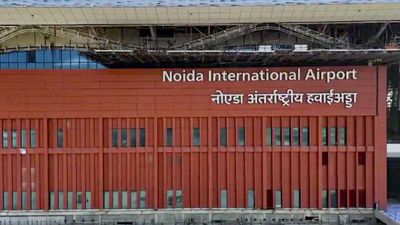 Noida Airport: उद्घाटन के बाद भी खाली जेवर का रनवे, पहली फ्लाइट को उड़ान भरने में क्यों लगेगा 2 महीने का समय?