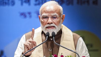 PM Modi In Assam: पीएम ने किया शिलॉन्ग-सिलचर कॉरिडोर का भूमि पूजन, 8 घंटे का सफर 5 घंटे में होगा