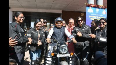 MP News: स्वच्छ और सुरक्षित पर्यटन को बढ़ावा देगी ‘क्वींस ऑन द व्हील्स’: मुख्यमंत्री डॉ. मोहन यादव