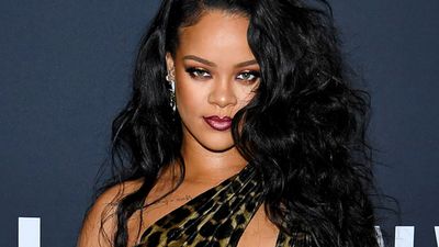 हॉलीवुड में हड़कंप, Rihanna के घर के बाहर चलीं ताबड़तोड़ गोलियां, 30 साल की महिला अरेस्ट, क्या है मामला?