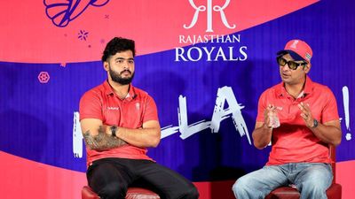 रियान पराग ने कप्तान बनते ही फोड़ा बम, रोहित और कोहली से की संजू की तुलना, फैंस होंगे नाराज