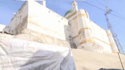 Sambhal Holi News: होली से पहले संभल में 10 से अधिक मस्जिदें तिरपाल से ढकी गईं, प्रशासन का बड़ा एक्शन