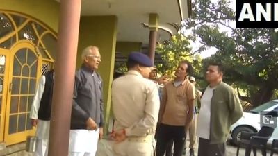 Samba Blast: पूर्व सरपंच के घर के सामने हुआ संदिग्ध ब्लास्ट, अलर्ट हुईं सुरक्षा एजेंसियां, देखें Video