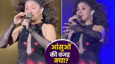 Sunidhi Chauhan Crying Video: LIVE कॉन्सर्ट में सिंगर सुनिधि चौहान संग क्या हुआ, जो स्टेज पर फूट-फूटकर रोईं?