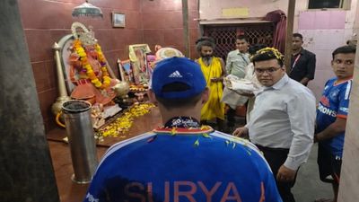 Surya Temple Visit Row: मंदिर ट्रॉफी ले जाने के विवाद पर BJP सांसद ने लगाई कीर्ति आजाद की क्लास!