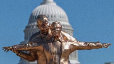 Trump statue National Mall: टाइटैनिक के पोज में ट्रंप-एपस्टीन! मूर्ति ने अमेरिका में मचाया तहलका
