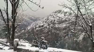 Uttarakhand Weather today बदला मौसम का मिजाज, बारिश व बर्फबारी का दौर जारी, 5 दिनों तक कैसा रहेगा मौसम