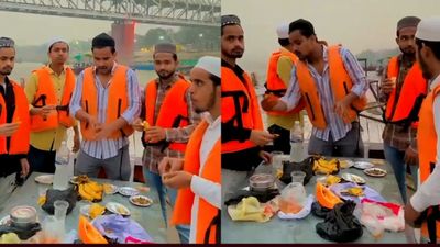 Varanasi: इफ्तार के बाद गंगा में फेंकी हड्डियां! VIDEO VIRAL होते ही पुलिस ने लिया बड़ा एक्शन, 14 गिरफ्तार