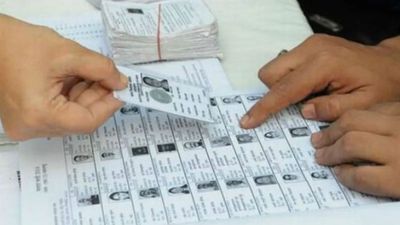 ECI ने आंधी रात को जारी की पश्चिम बंगाल की सप्‍लीमेंट्री वोटर लिस्‍ट,SIR के विवादित 29 लाख वोटरों पर आया फैसला