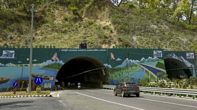 Delhi Dehradun Expressway: ₹11,800 करोड़ की लागत, 4 फेज और ढाई घंटे का सफर, एक्सप्रेसवे की खास बातें