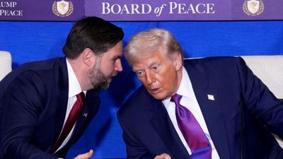 US Iran: होर्मुज में पहुंचे अमेरिका के मिसाइल डिस्ट्रॉयर! ईरान ने दी आखिरी चेतावनी, क्या फिर से भड़केगी जंग?