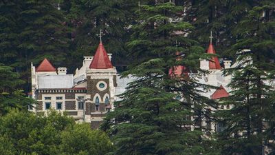 नाबालिगों के रिश्तों पर फैसला सोच समंझकर लें: उत्तराखंड उच्च न्यायालय 