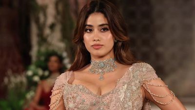 15 की उम्र में Janhvi Kapoor संग हुई थी भयावह घटना, Photos देख श्रीदेवी की बेटी का दिल दहला, क्या हुआ था?