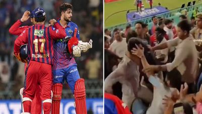 LIVE मैच के दौरान स्टैंड्स में चले लात-घूंसे! स्टेडियम में सरेआम गुंडागर्दी, हुई जमकर मारपीट? वीडियो वायरल 