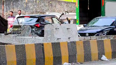 Mumbai Metro Accident: बांद्रा कुर्ला कॉम्प्लेक्स में बड़ा हादसा, BKC मेट्रो का बीम गिरने से मचा हड़कंप