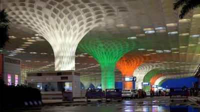 Mumbai Airport Fire: एयरपोर्ट के टर्मिनल 1B में लगी अचानक आग, मचा हडकंप, उड़ानें और इंटरनेट हुआ ठप 