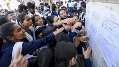 SDM Jyoti Maurya: '2 महीने में होगा तलाक', सुलह की बात पर भड़कीं ज्योति मौर्या , पति आलोक ने क्यों बोला झूठ? UP Board Result 2026: यूपी बोर्ड रिजल्ट के दिन वेबसाइट क्रैश हुई तो क्या करें? बिना इंटरनेट ऐसे दिखेगा स्कोर