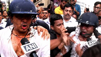 ममता के भतीजे Abhishek Banerjee की सरेआम पिटाई,फटी शर्ट, अंडे फेंके, हेलमेट पहनकर बचे, शॉकिंग Video आया सामने