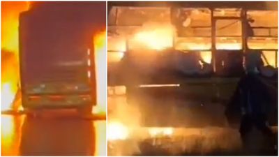 অন্ধ্র রাজ্যের কুরনুলে বেঙ্গালুরুগামী বাসে আগুনে অন্তত ২০ জনের মৃত্যু হয়েছে