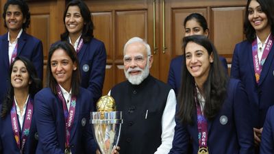 PM Modi Meets Harmanpreet Kaur and Team India After World Cup Glory, Photos Go Viral