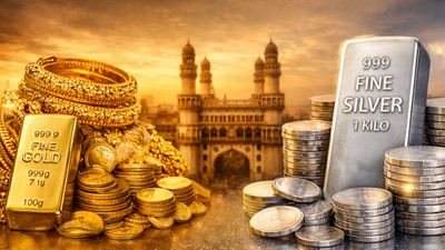 Hyderabad Gold Silver Rate Today, January 30, 2026: Gold Steady, Silver Trades Above ₹425 Per Gram