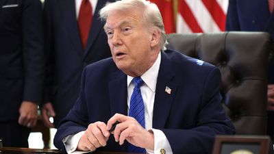 Donald Trump Calls on China, UK, France, Japan to Help Keep Strait of Hormuz Open