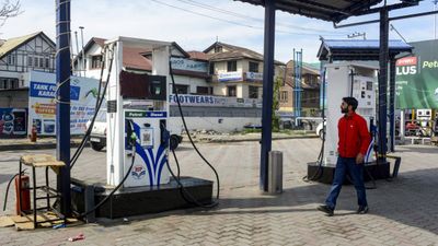 India Has Adequate Fuel Reserves, Commercial LPG Back to 70%: Centre