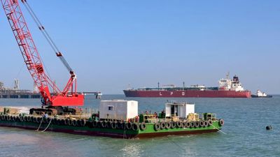 Mediation Claim Falls Flat as Iran Stops Pakistan-Bound Ship at Hormuz