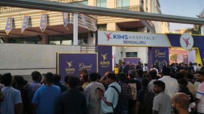 Jr NTR’s Bengaluru Hospital Visit Turns Chaotic as Fans Breach Security at KIMS